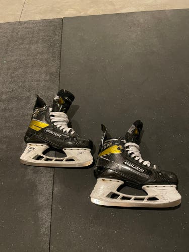 Bauer Supreme UltraSonic Hockey Skates Size 9.5