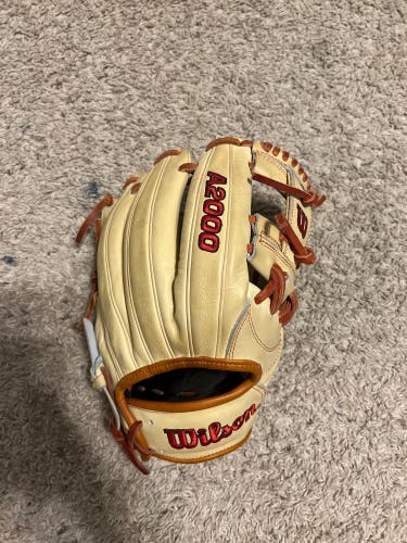 Infield 11.75" A2000 Baseball Glove