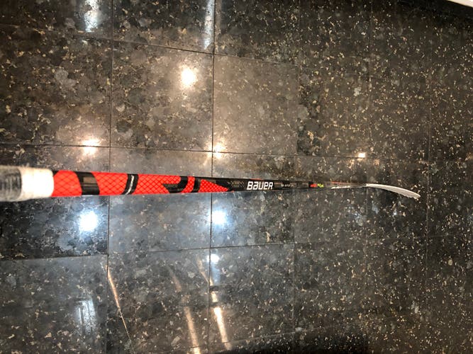Intermediate Left Hand P88 Vapor FlyLite Hockey Stick