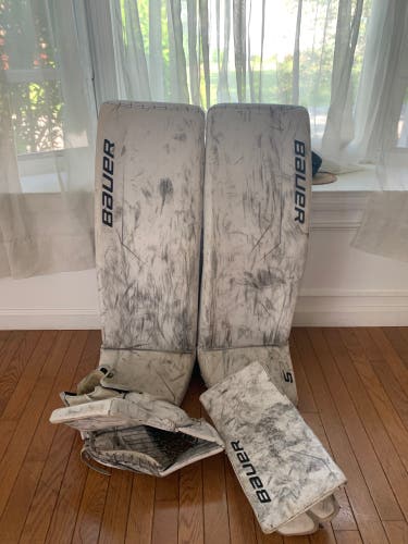 Bauer  Supreme 2S Pro Goalie Leg Pads