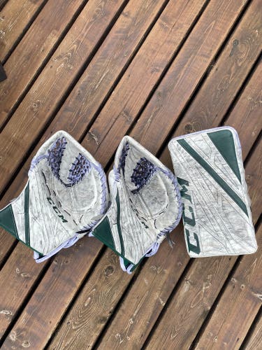 CCM Extreme Flex 4 Gloves And Blocker