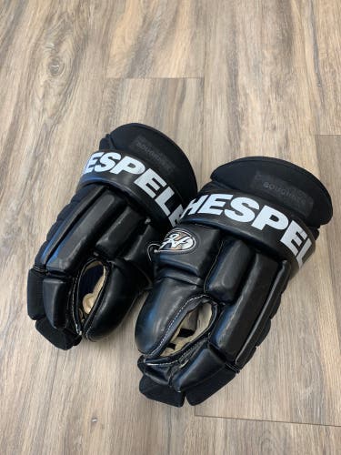 Hespeler Classic pro stock gloves. Made for Bob Boughner