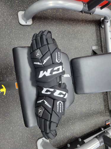 Used Ccm 2052 15" Hockey Gloves