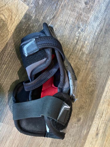 Used Medium CCM  Vector Elbow Pads