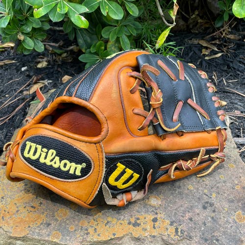 Wilson A2000 X2 11" Baseball Glove - FREE SHIPPING
