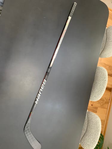 Senior Left Hand P92  Vapor Hyperlite Hockey Stick