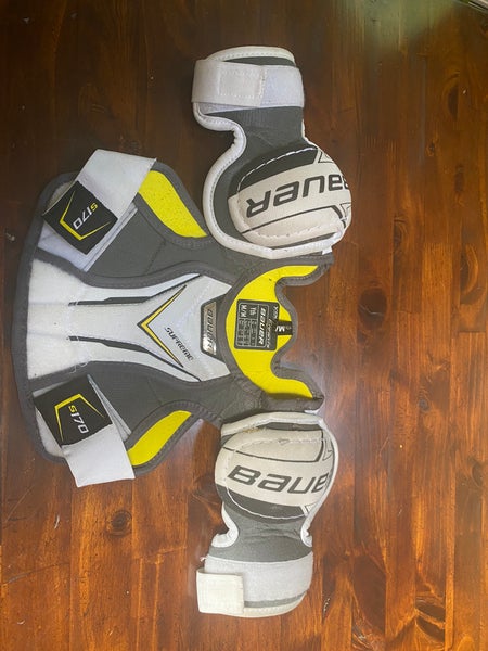 Used Medium Bauer Supreme S170 Shoulder Pads