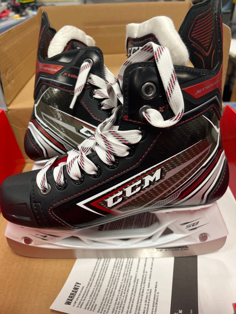 New CCM Regular Width  Size 3 JetSpeed Xtra Hockey Skates