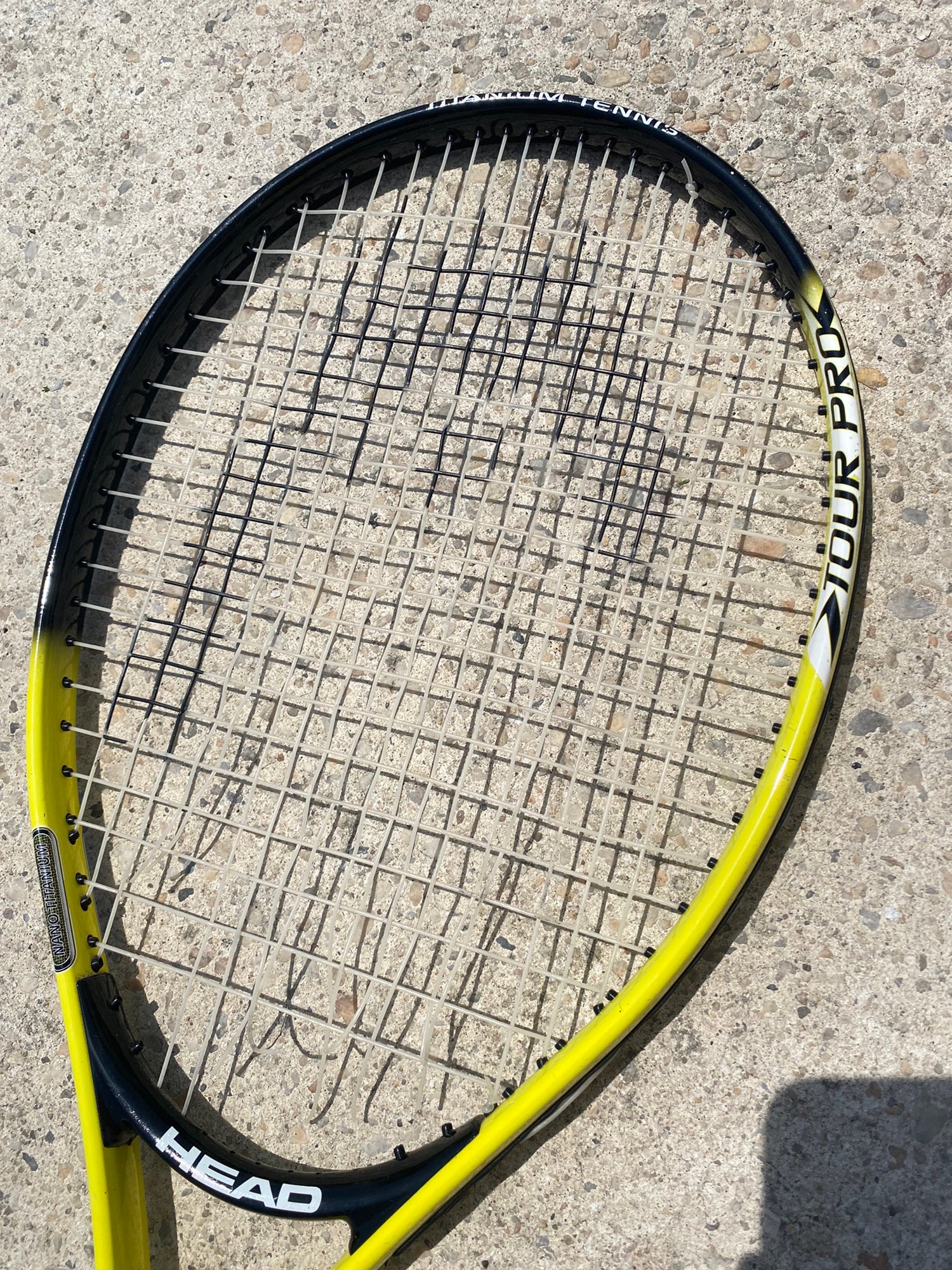 Raquette HEAD Tour Pro Nano Titanium – Manche 4 3/8″ – État Correct