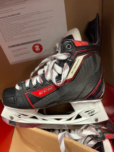 Used CCM Regular Width  Size 5.5 Jetspeed. Hockey Skates