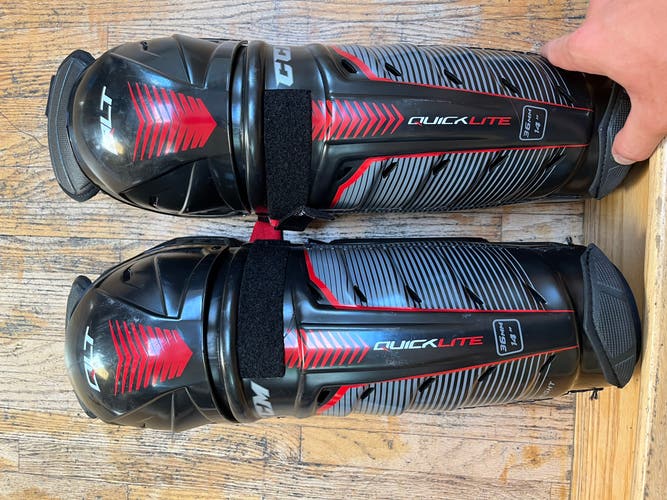 CCM QLT Edge Shin Pads