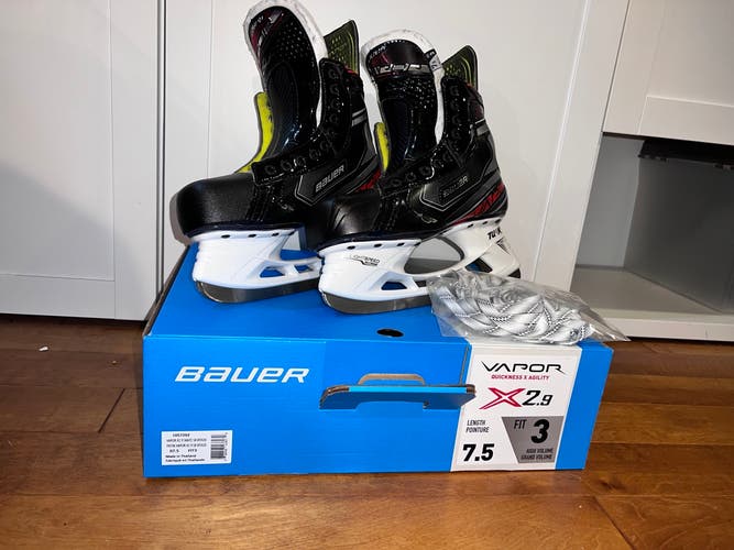Senior Used Bauer Vapor X2.9 Hockey Skates Size 7.5