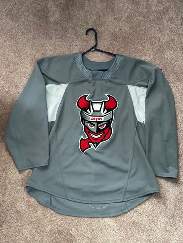 CCM Quicklite Binghamton Devils Gray Practice Jersey Sz 54