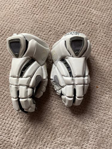 Used White Maverik Lacrosse Gloves