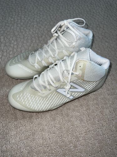 New Size 10 (Women's 11) New Balance