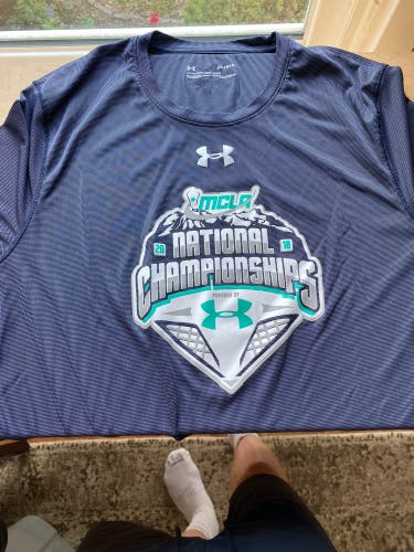 Blue Used Medium Under Armour Shirt