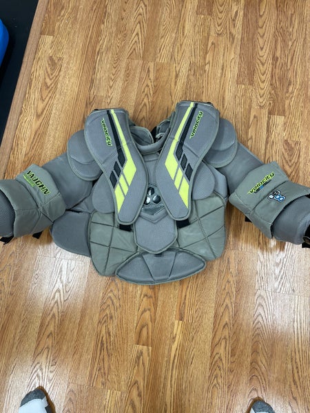Used Large Vaughn VE8 Pro Carbon Goalie Chest Protector