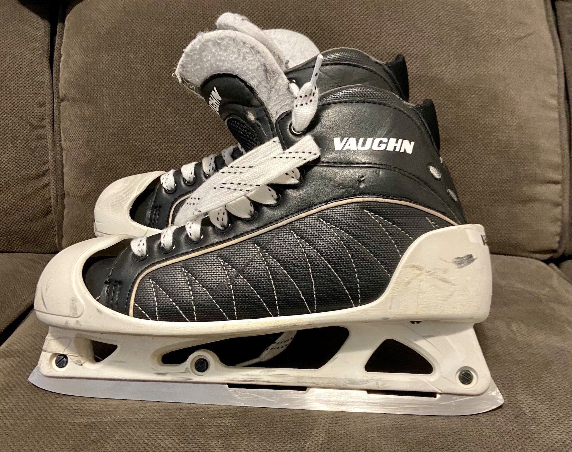 Vaughn GX1 Pro hockey goalie skates senior size 7 black new ice goal skate mens 