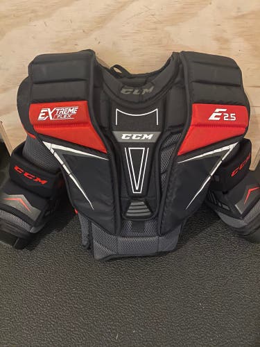 CCM Extreme Flex E 2.5 Goalie Chest and Arm Protector