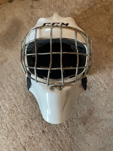 Used CCM  GFL1.5 Goalie Mask