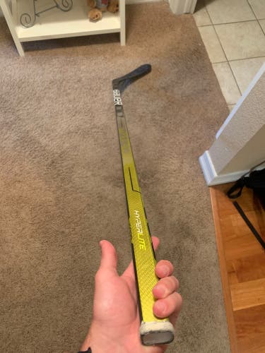 Senior Right Handed P92 Pro Stock Vapor Hyperlite Hockey Stick