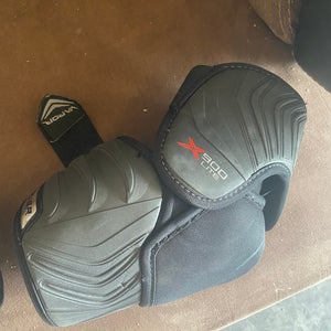 Used Large Bauer Vapor X900 Lite Elbow Pads