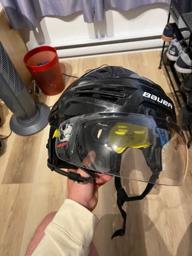 Pro Stock Medium Bauer IMS 9.0 Helmet Pro Stock with bauer pro stock visor