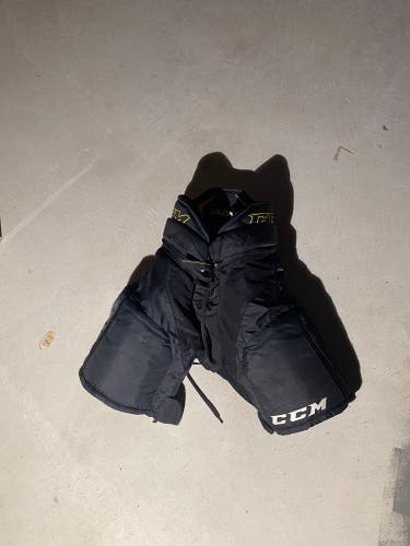 Senior Medium CCM  Tacks 4052 Hockey Pants