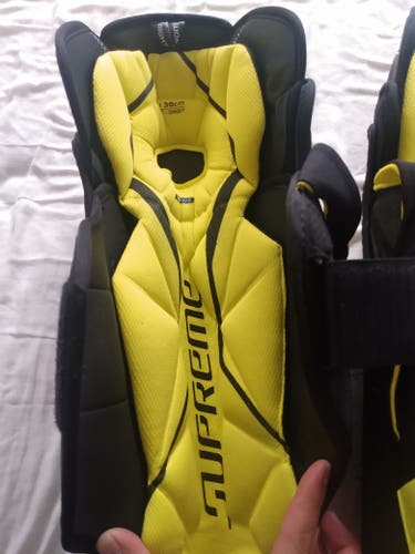 Senior Bauer Supreme S29 Shin Pads