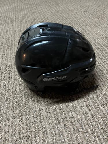 Used Medium Bauer  Re-Akt 95 Helmet