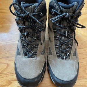 HI-TEC like New Waterproof Hiking Boots Men's Size  10.5 (W 11.5)  Hiking Boots