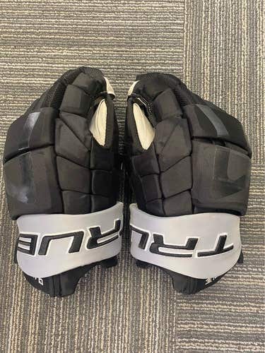 Brand New LA Kings True XC9 Gloves 14" Pro Stock