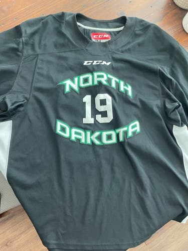 North Dakota CCM Practice Jersey (XL)