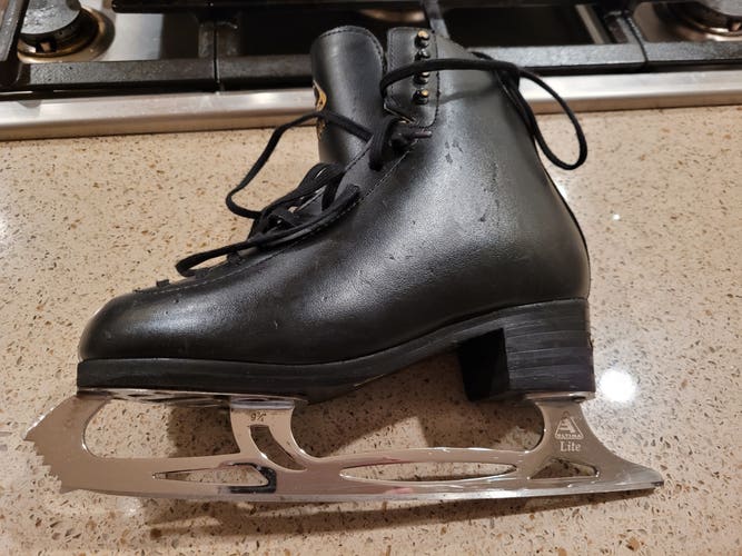 Used Jackson Ultima Freestyle Figure Skates Size 5.5