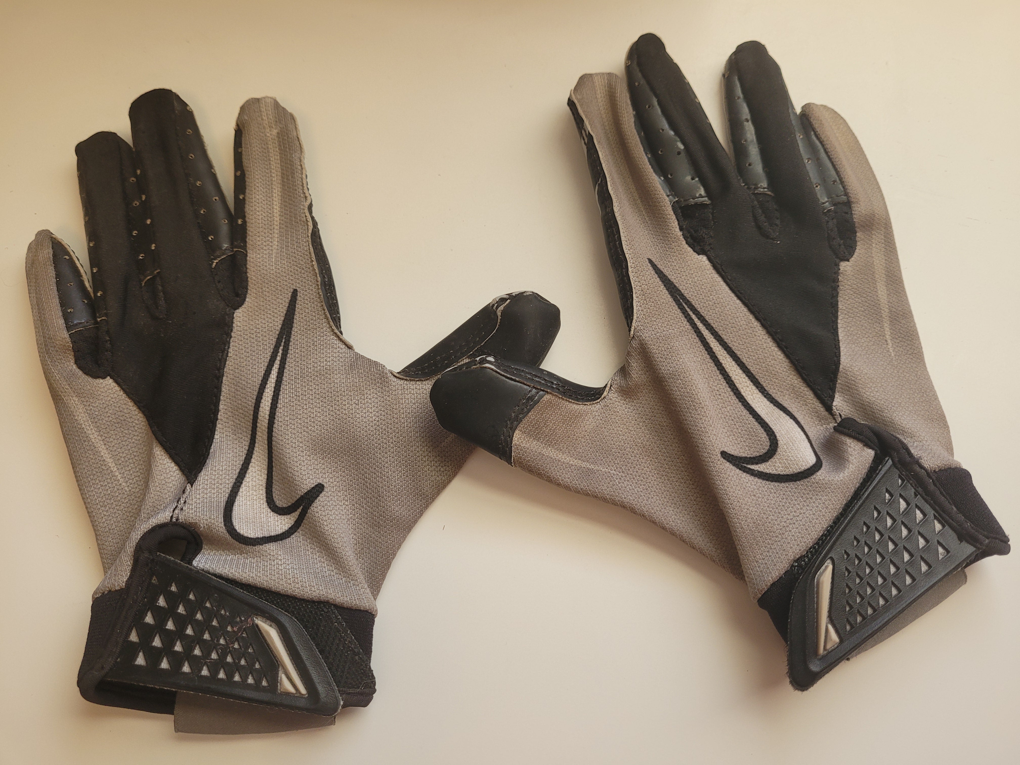 Nike Vapor Jet Football Gloves for sale | New and Used on SidelineSwap