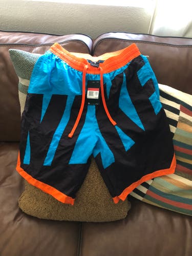 NIKE Sportswear Throwback Basketball Shorts (Large)