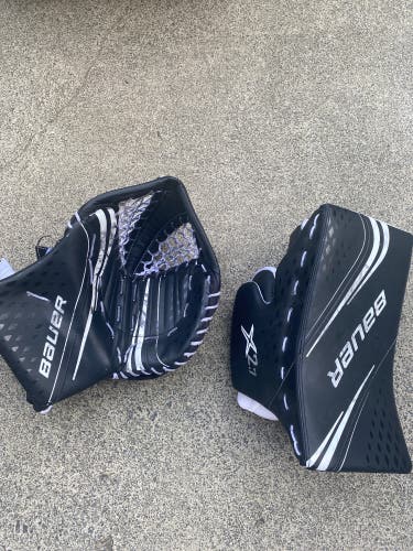 Senior Bauer vapor x2.7 regular goalie gloves