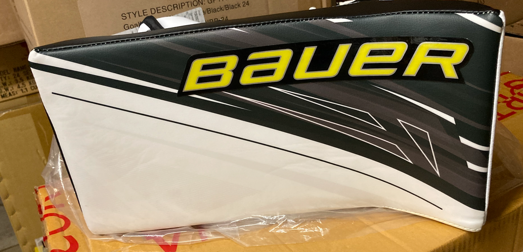 New Regular Bauer Supreme 1S Blocker and Glove Set