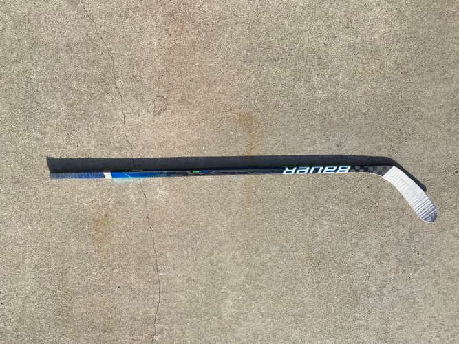 Junior Used Right Handed Bauer Nexus Geo Hockey Stick P28