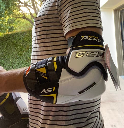 New Senior Large CCM Super Tacks AS1 Elbow Pads