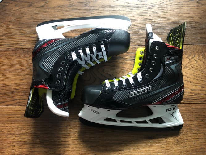Senior New Bauer Vapor X Velocity Hockey Skates Regular Width Size 9.5