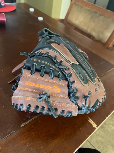 Catcher's 12" Mako Baseball Glove