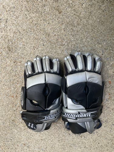White Used Player Warrior Mercury Prostar II 13" Lacrosse Gloves