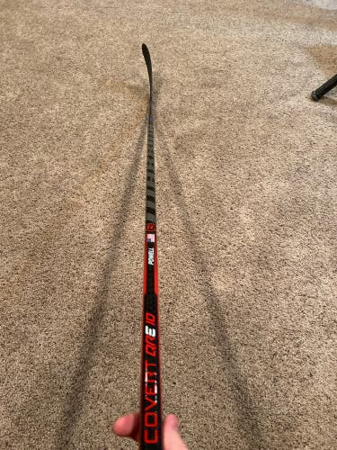 Senior Right Handed P28 Pro Stock Covert QRE10 Hockey Stick