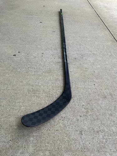 Intermediate Right Handed P29  RibCor Trigger 6 Pro Hockey Stick