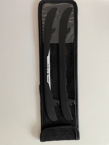 CCM 271 mm XS1 Black Steel runners