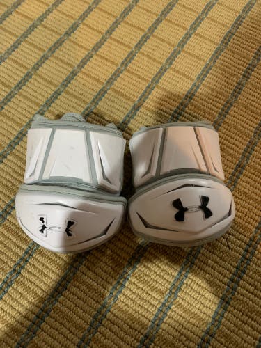 Under Armour Cut Elbow Pads