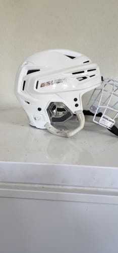 Used Small Bauer Re-Akt 150 Helmet