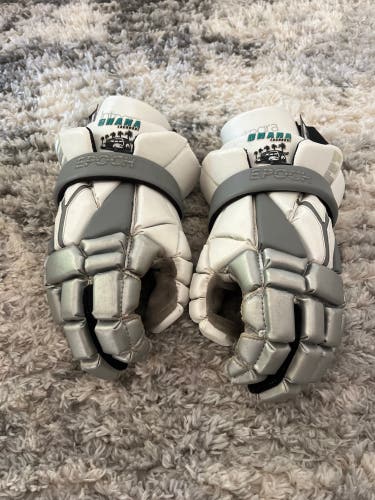 Used Player's Epoch 12" Integra Lacrosse Gloves