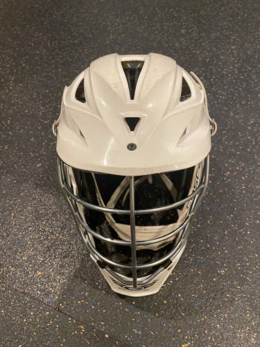 Player's Cascade R Helmet